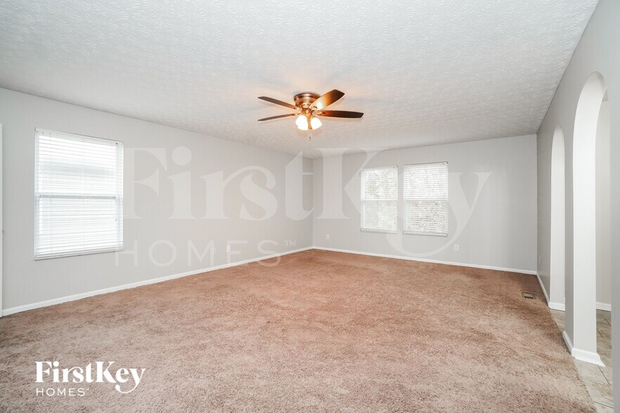 Building Photo - 4861 Fosterson Dr