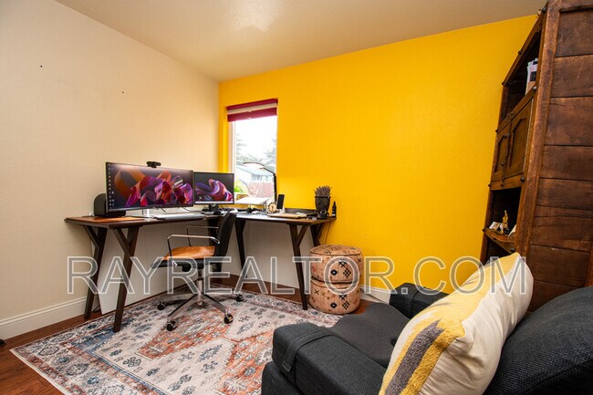 Building Photo - 40 Encina Ave