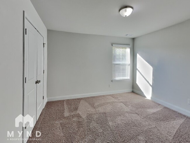 Building Photo - 464 Vandenburg Dr