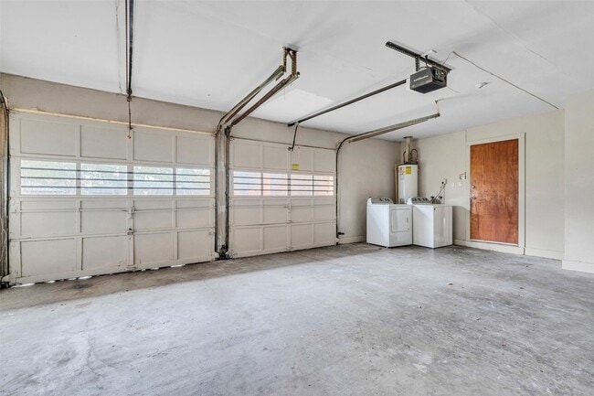 Building Photo - 1803 Sea Queen Ct