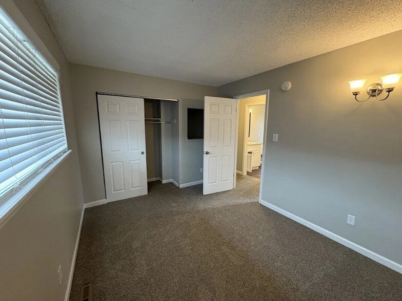 Building Photo - 8118 Lafayette St