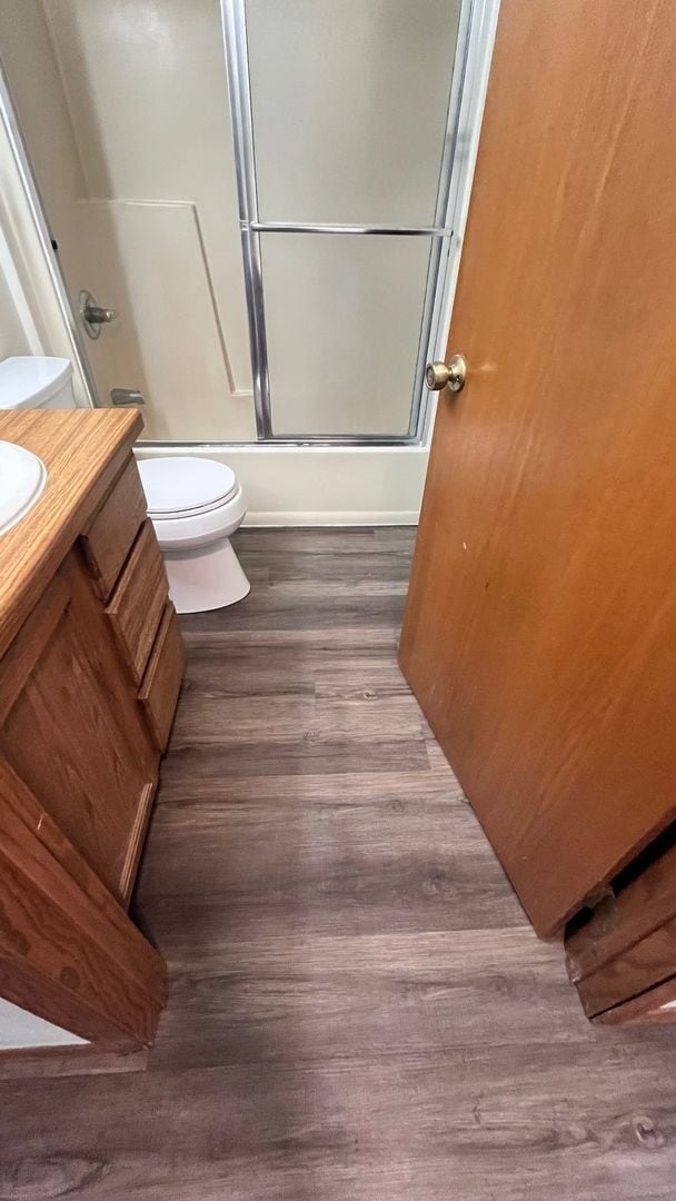 Building Photo - Welcome Home to this charming 2 bedroom, 1 bathroom apartment in Neenah, WI!