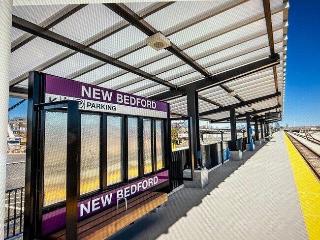 Building Photo - 64 Jireh St