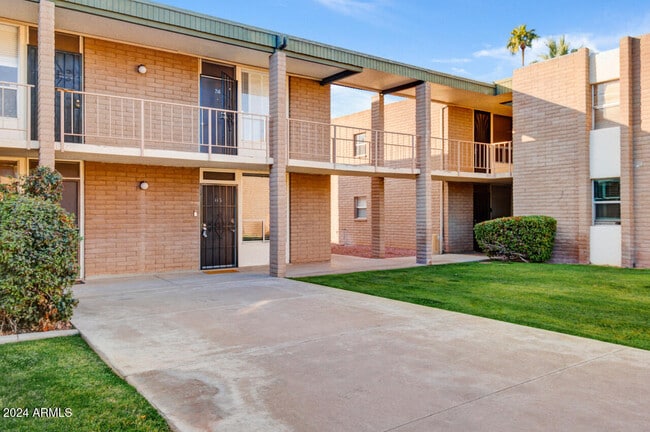 Building Photo - 3737 E Turney Ave