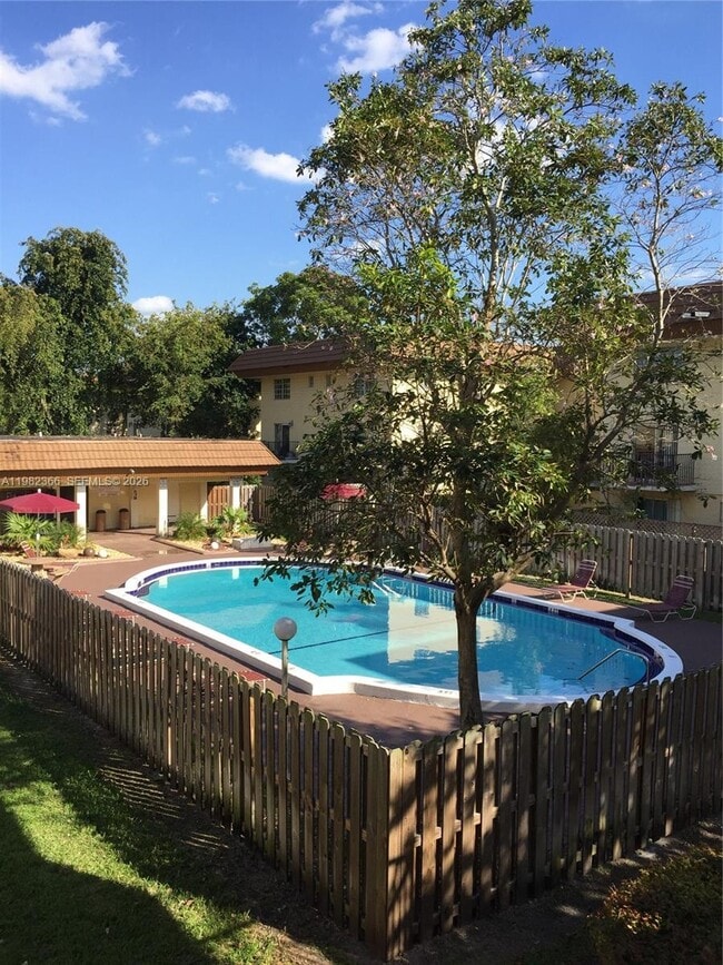 Building Photo - 8600 SW 109th Ave