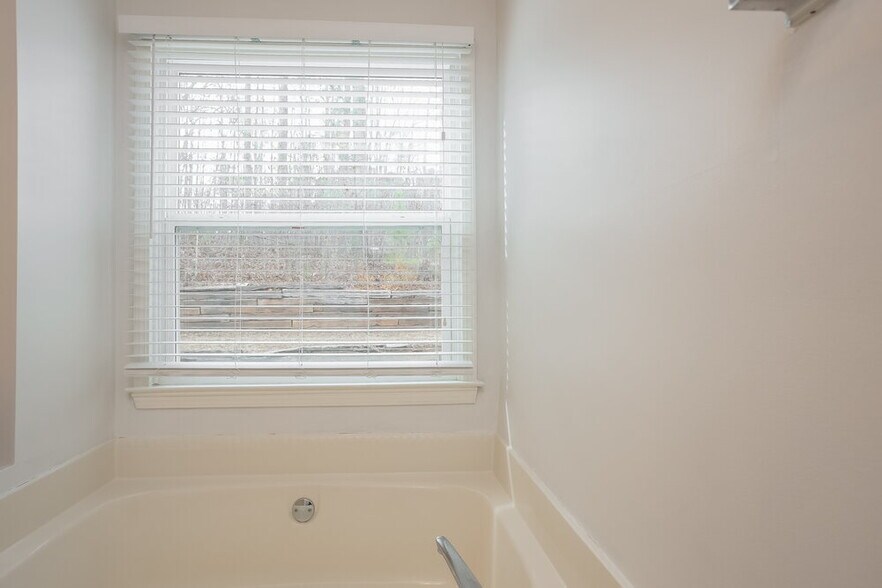 Building Photo - 3729 Winding Trail Ct