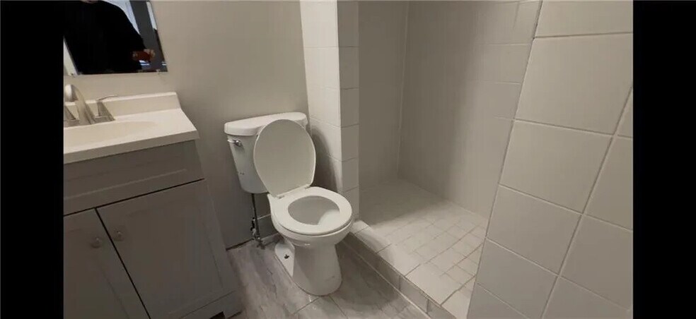 Building Photo - Room in Townhome on Terrace Trail