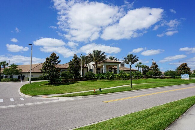 Building Photo - For rent in Oasis Club Resort - ChampionsGate