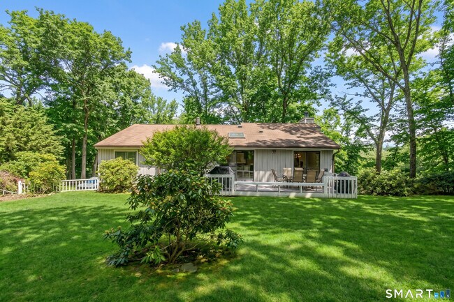 Building Photo - 520 Walnut Tree Hill Rd