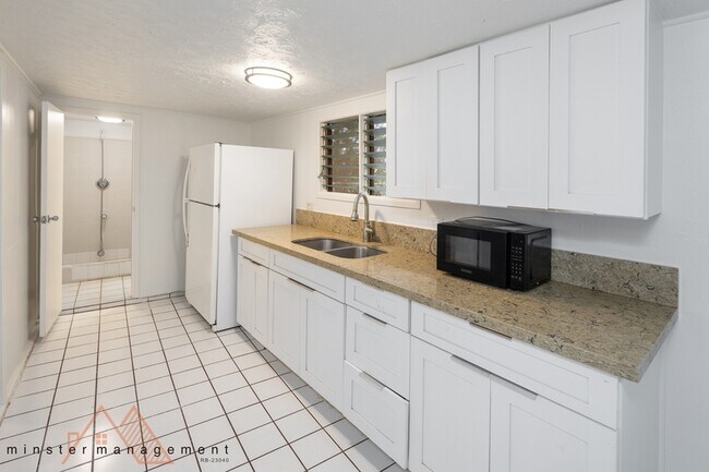 Building Photo - 1322 Olino St