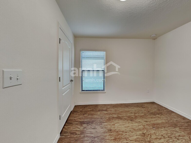 Building Photo - 906 Wynnmere Walk