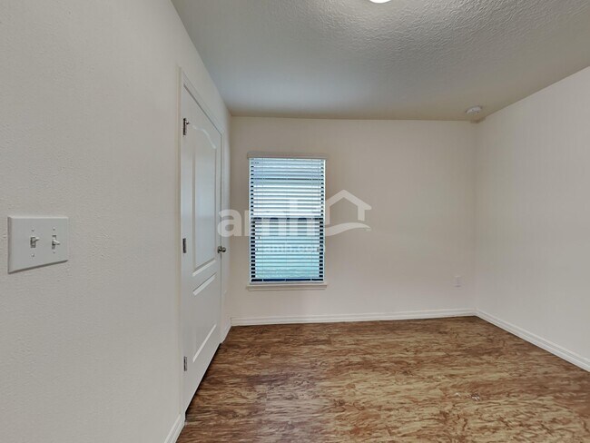Building Photo - 906 Wynnmere Walk