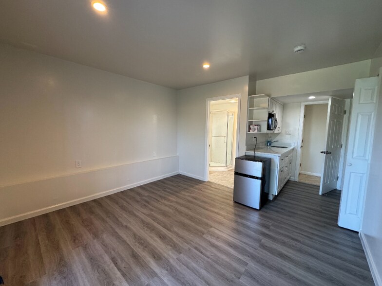 Building Photo - 127 Marbly Ave