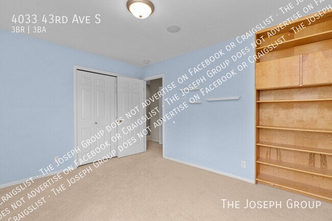 Building Photo - 4033 43rd Ave S