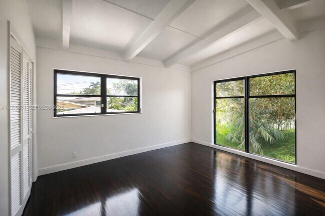 Building Photo - 2413 Nassau Ln