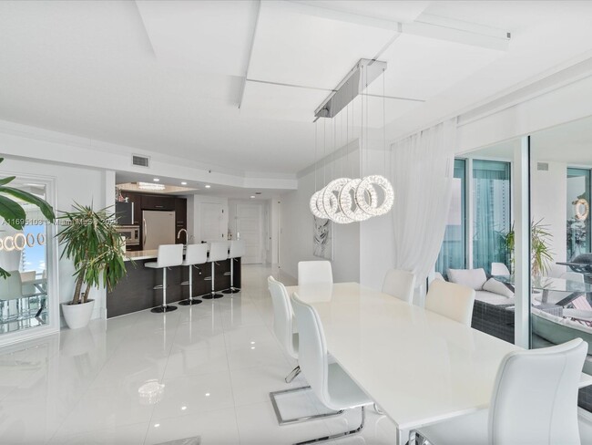 Building Photo - 250 Sunny Isles Blvd