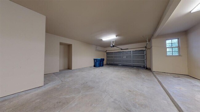 Building Photo - 16807 Chapman Lake Ct