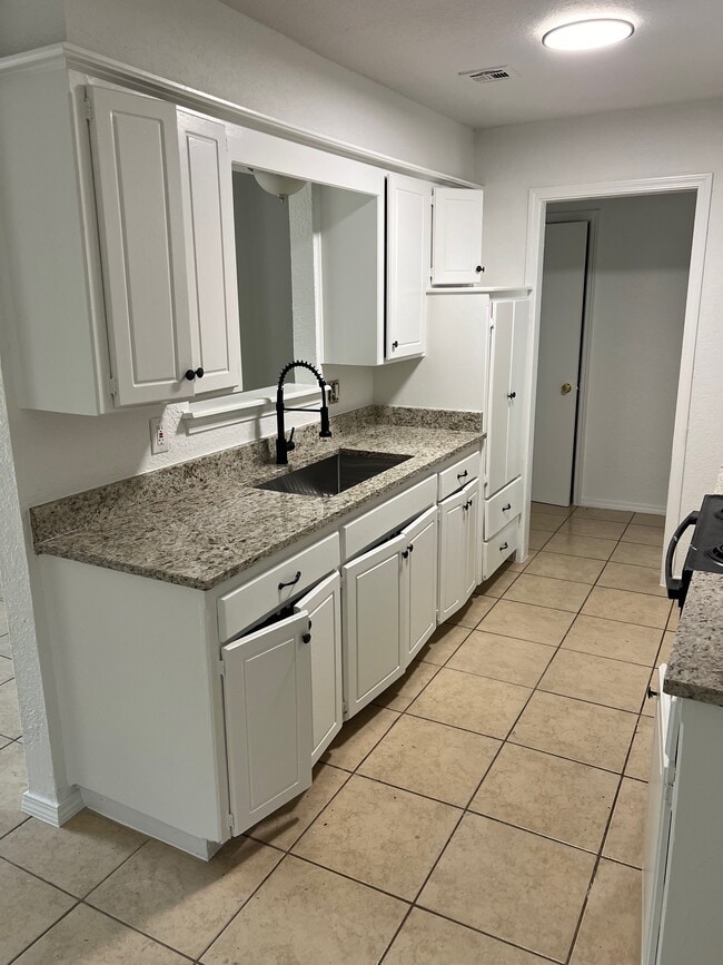 Building Photo - 217 W Campbell Dr