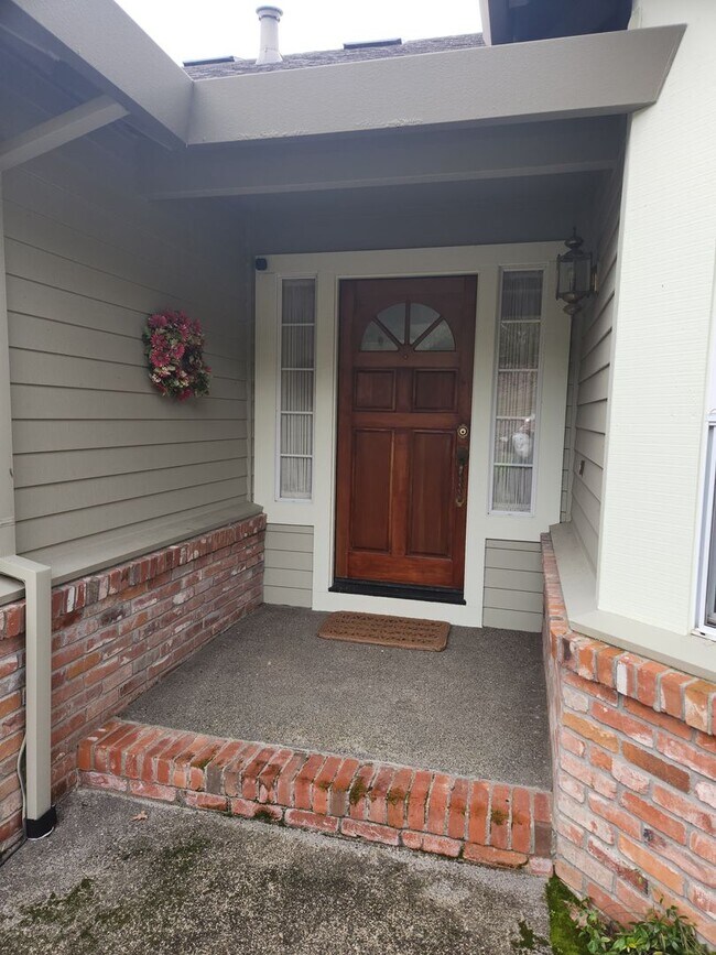 Building Photo - "Must See" House in Oakmont w/beautiful vi...