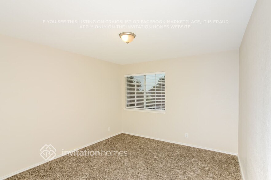 Building Photo - 559 Red Quill Nest