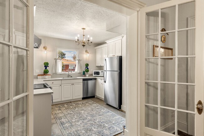 Building Photo - All-Utilities-Included Studio in Historic Bristol Manor | Pet Friendly