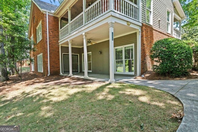 Building Photo - 1043B Clubhouse Ln