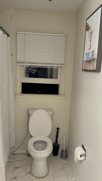 Building Photo - 797 Waksman Pl