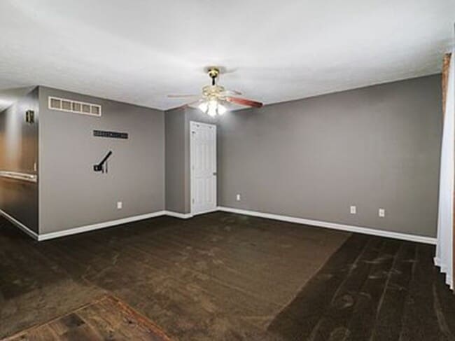 Building Photo - 1622 Iowa St