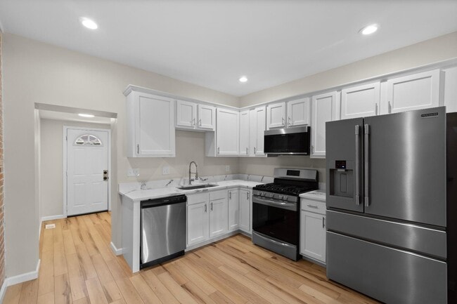 Primary Photo - 1411 Olive St