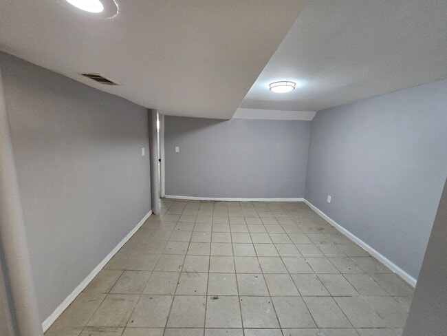 Building Photo - 3 bedroom with bonus extra room in basement fully rehabed