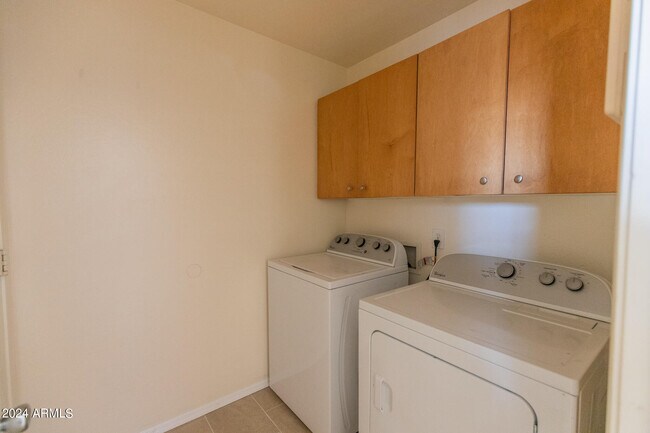 Building Photo - 9013 N 14th St