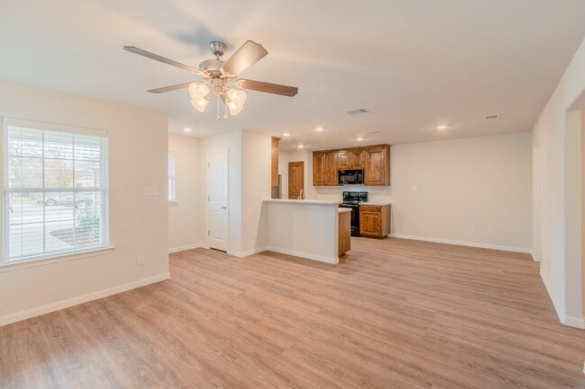 Building Photo - 617 NW Renfro St