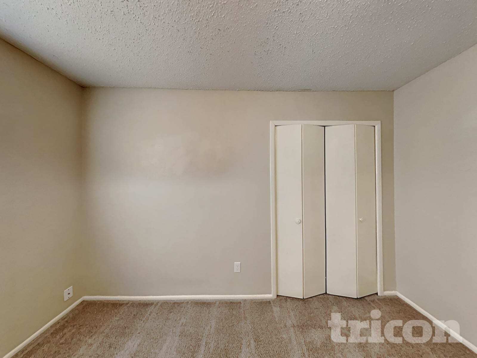 Building Photo - 13622 Oak Breeze