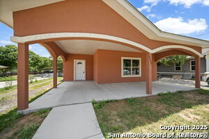 Building Photo - 9322 Clamp Ave