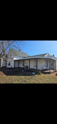 Building Photo - 204/206/208 N Fort Wayne St