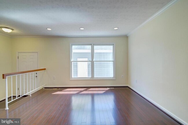 Building Photo - 14510 Mayfair Dr