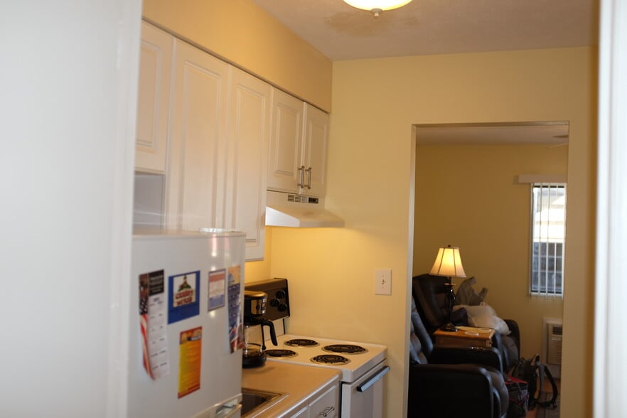Building Photo - 120 Dogwood Dr N