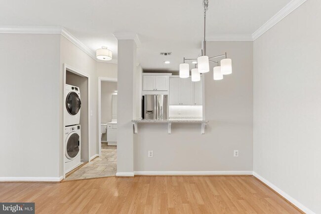Building Photo - 4561 Strutfield Ln