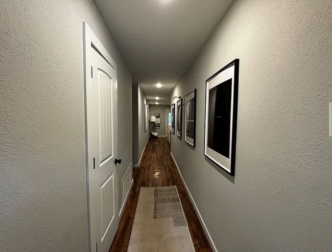 Building Photo - 1739 Creek Ct