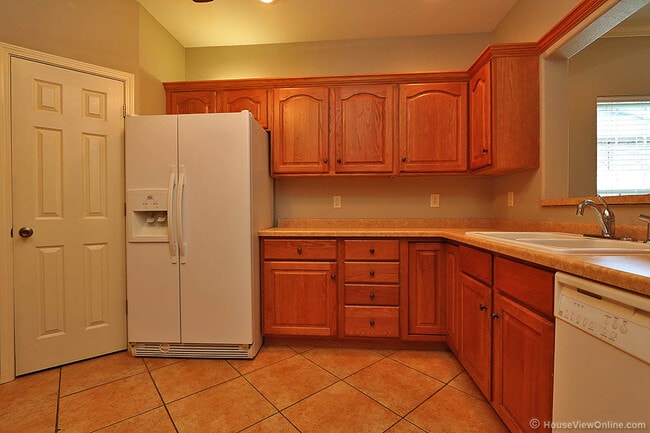 Building Photo - 1345/1347 Amblewood