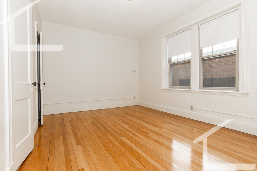 Building Photo - 14 Alton Pl