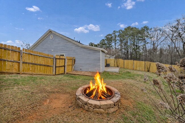 Building Photo - BEAUTIFULLY RENOVATED TWO BEDROOM IN CHAPIN