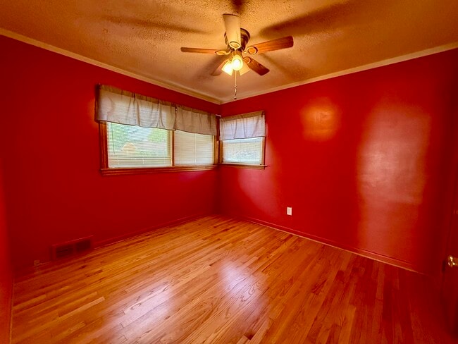 Building Photo - 17104 Englewood Ave