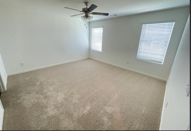 Building Photo - 229 Chelsea Pk Cir
