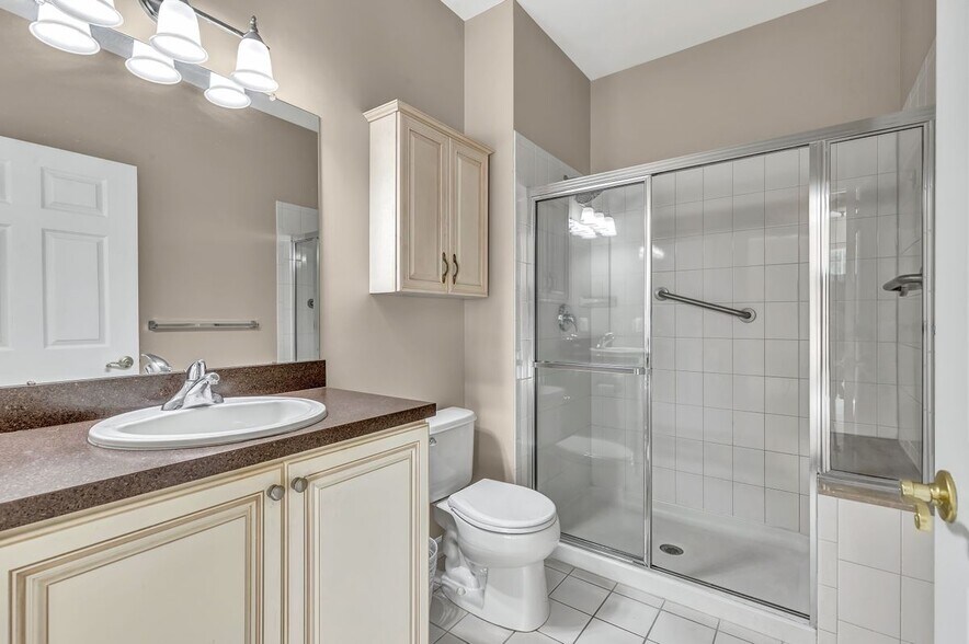 Building Photo - 632 Sophee Ln