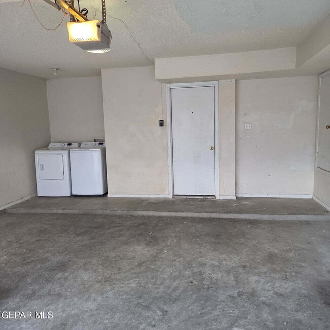 Building Photo - 12336 Tierra Canada Dr