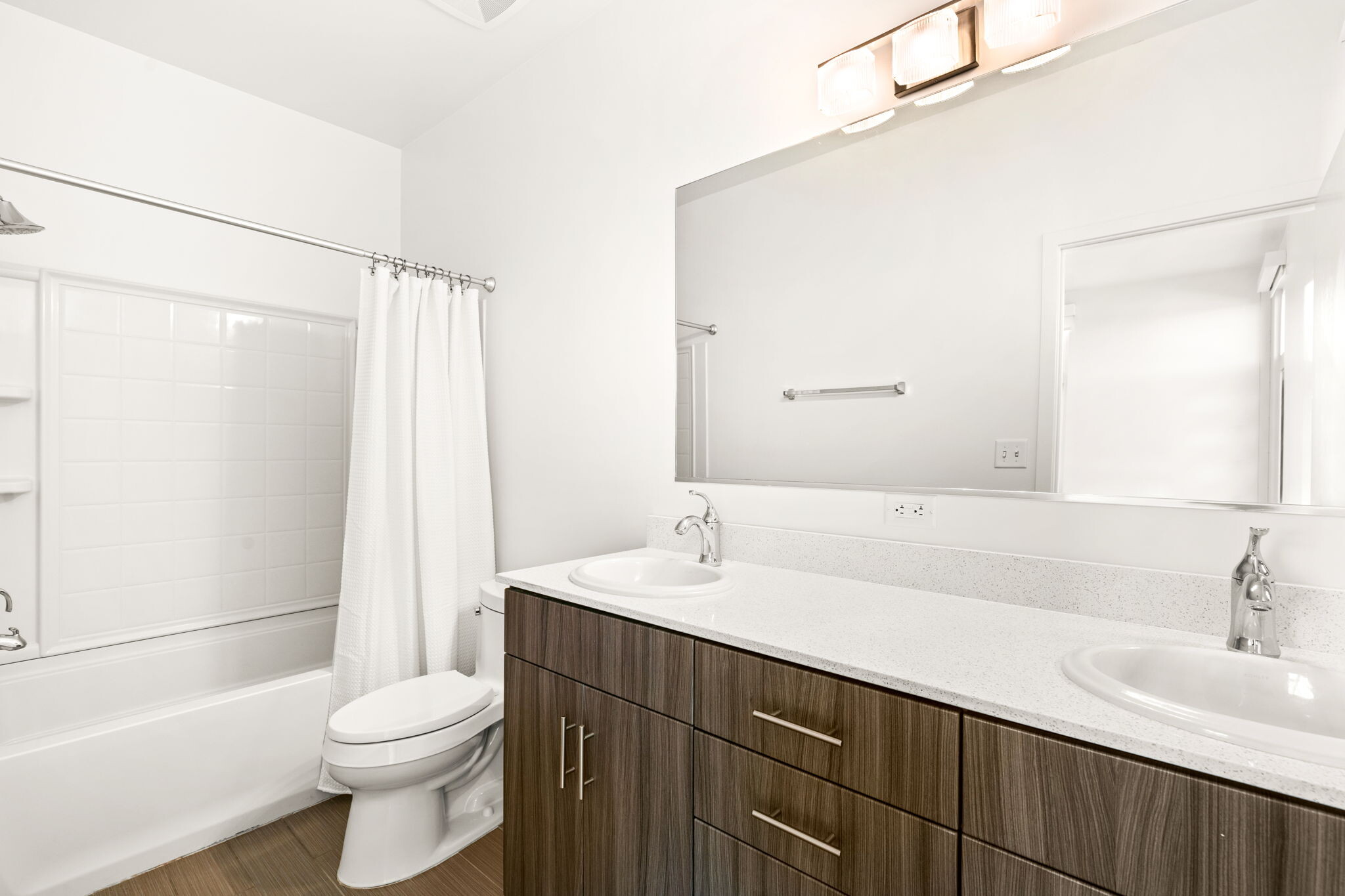 Master Bath - 519 S 6th St