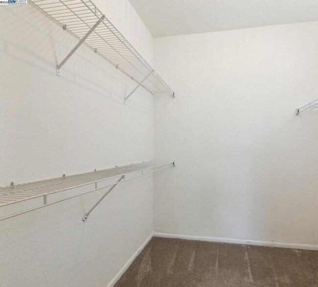 Building Photo - 8170 Mountain View Dr