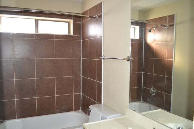 Building Photo - House in Arlington For Lease - Mansfield ISD.