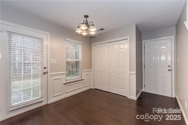 Building Photo - 231 Woodlynn Dr